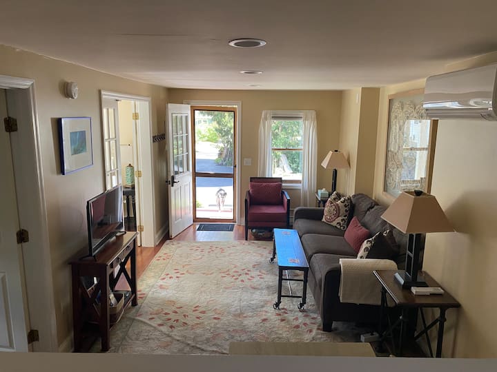 The Carriage House On Caroline - Burlington, VT