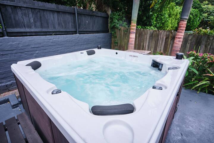 Pura Vida Allambie: Escape, Entertain and Unwind gallery image 5