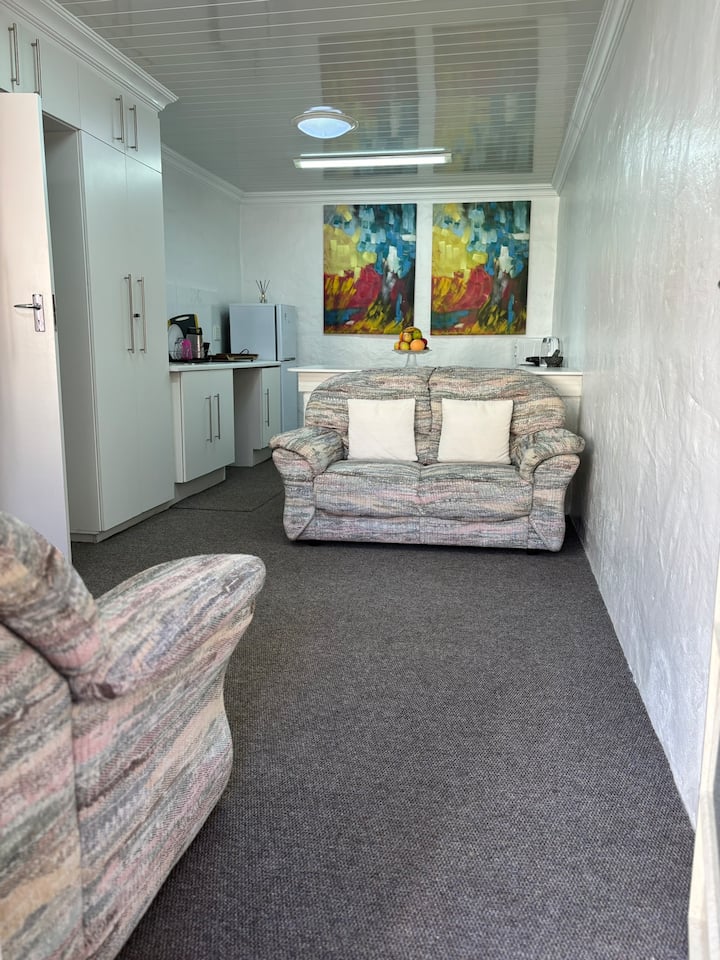 Load Shedding Free Studio Apartment - Pretoria, South Africa