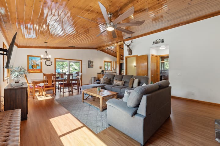 Cozy Bass Lake Cabin / Spa- Trails- Sandy Beaches - Bass Lake, CA