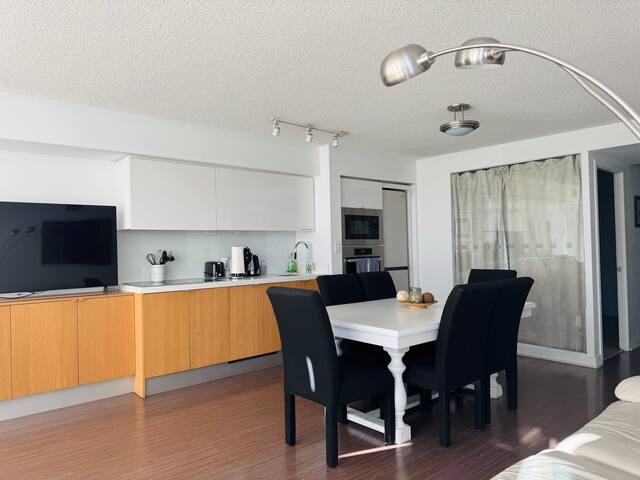 Spacious 2Bdrms/2Baths with 3 real beds + Pullout gallery image 3