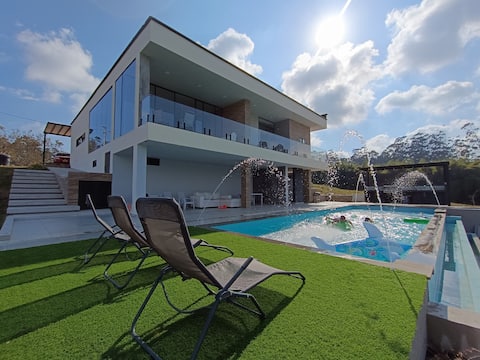 Casa con piscina mesa los santos wifi 200 megas
