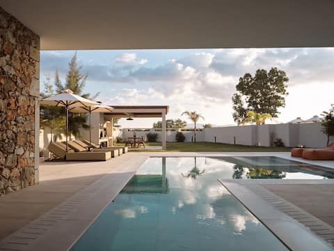 Vorto Luxury Villa II, with Pool & Hydromassage