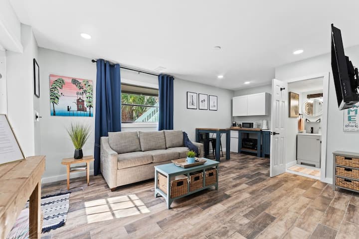 Crystal Beach Hideaway - Palm Harbor, FL