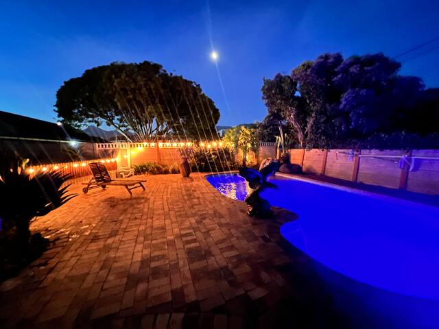 The Dahlia gallery image 5