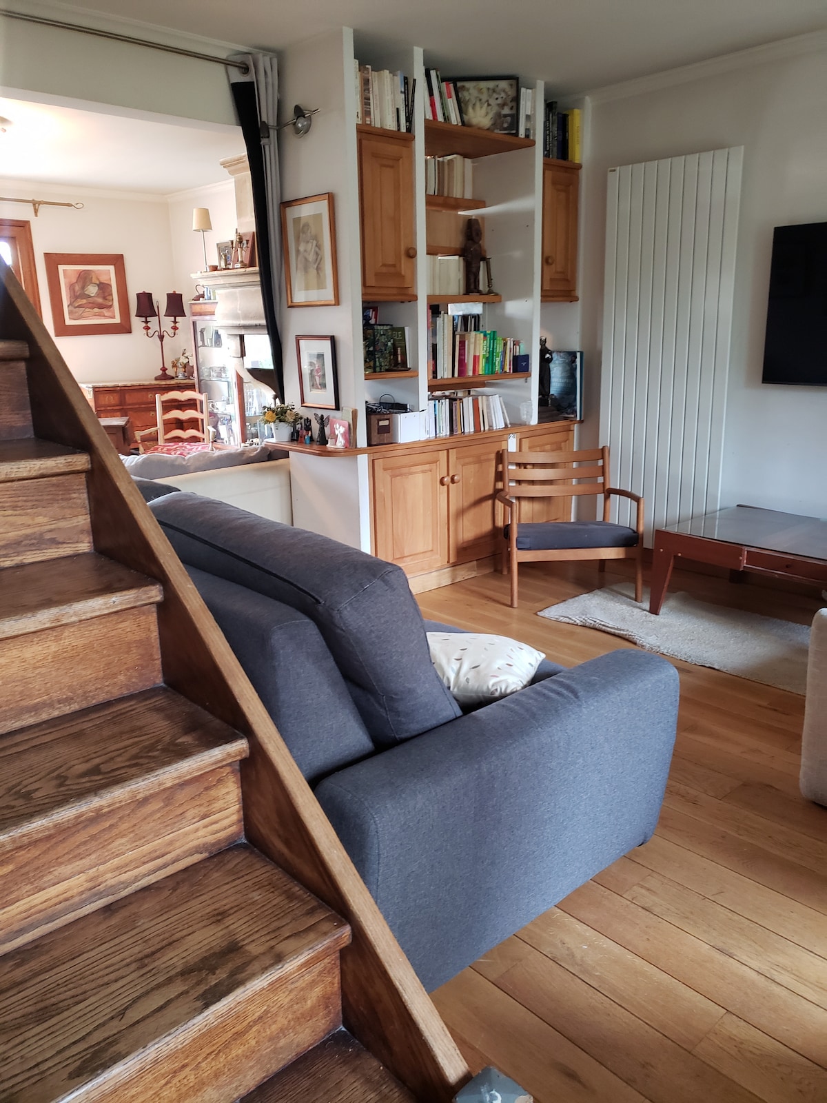 Annuncio Airbnb popolare: PARIS Maison Puteaux /jardin proche métro et RER a Puteaux