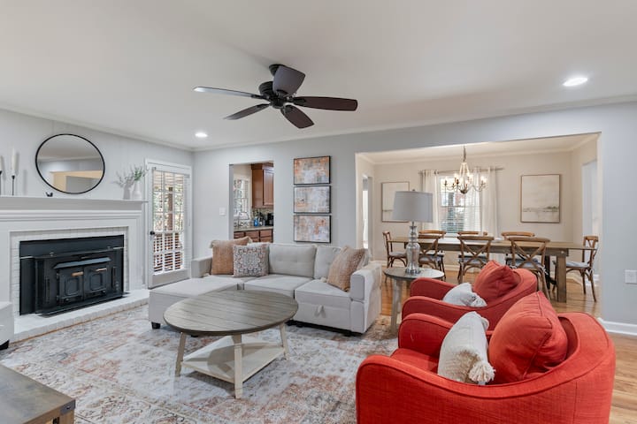 Marietta Gem/ Pet Friendly/theatre Room - Kennesaw, GA