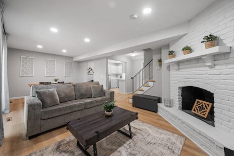 Minne-home (right side) in Golden Valley