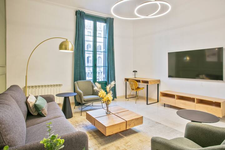 Anton’s Downtown Apartment gallery image 5