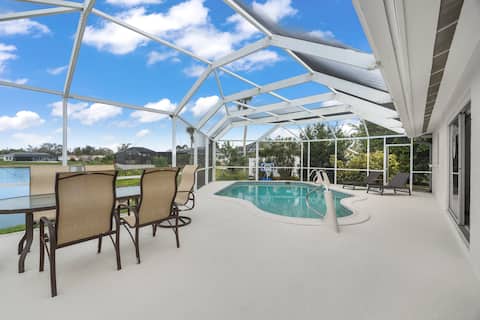 Lakefront Pool Home-Open, Bright and Spacious!