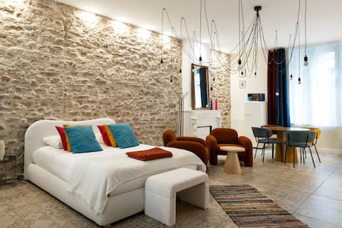Popular Airbnb listing: Carcassonne Bastide 0 /Balneo/center/near the station in Carcassonne