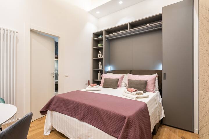 Trastevere: 90 sqm of charm and history in center gallery image 2