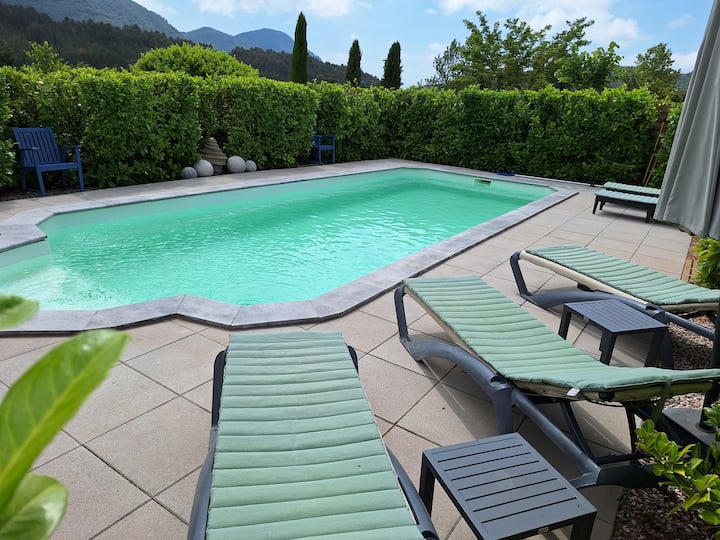 Villa Des Terres Rouges Avec Piscine Dans L'aude. - Rennes-les-Bains