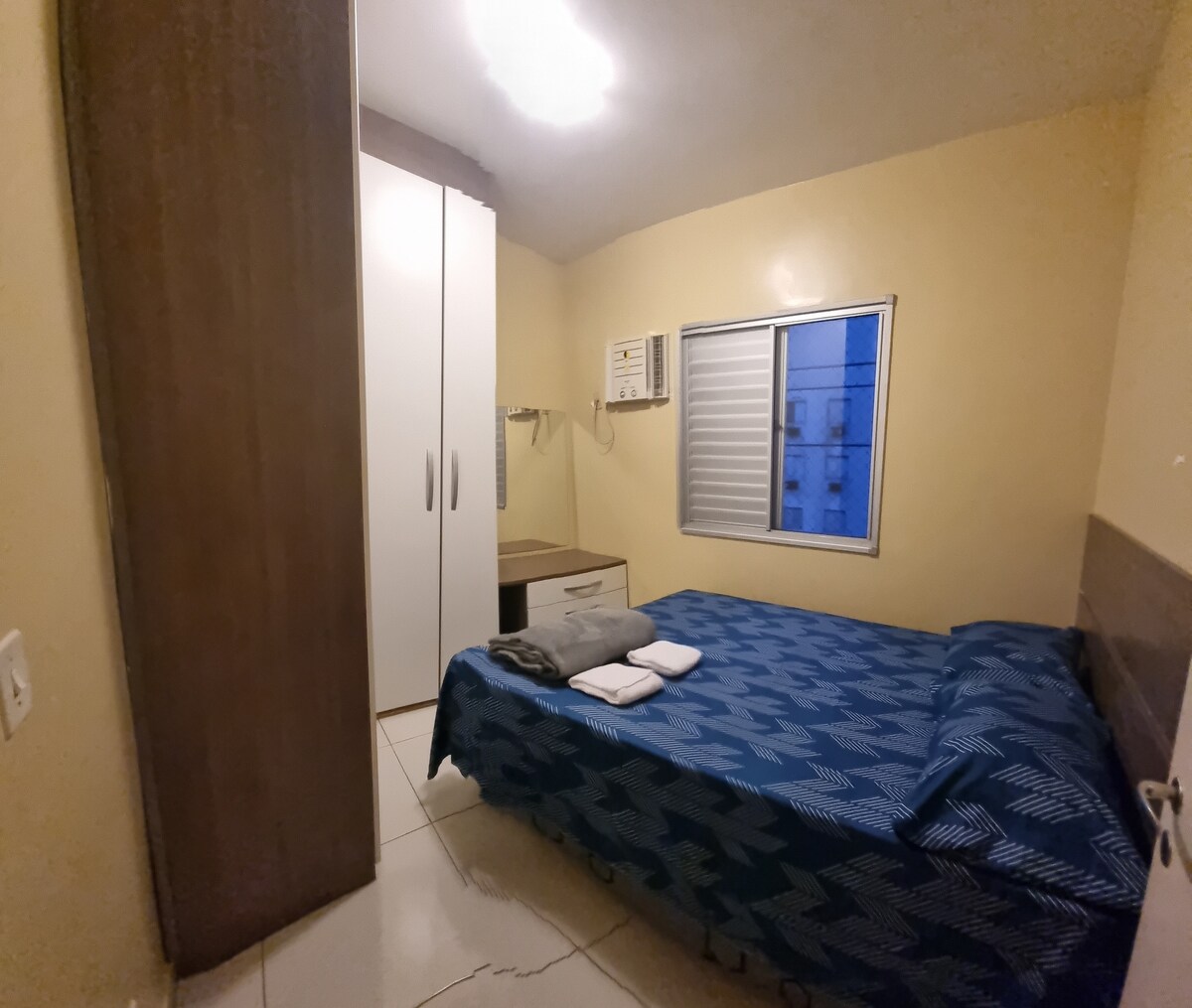 Стаята има климатик.