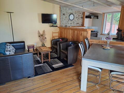 Le Chalet-12 minutes from Mt-St-Michel 30 minutes from St-Malo