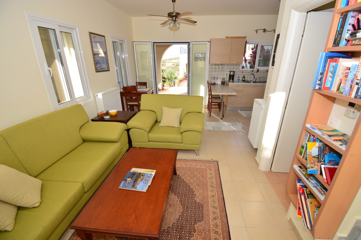 סלון ביחידת דיור נפרדת