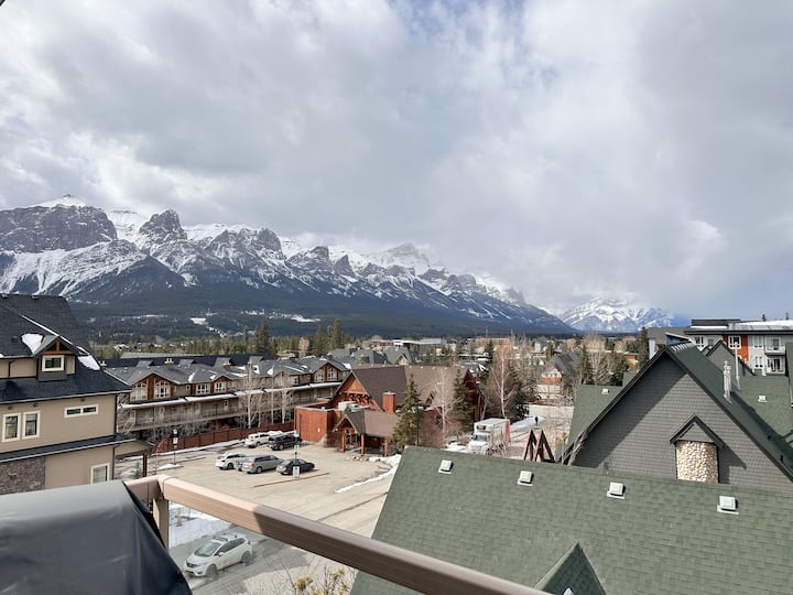 W400- Aircon Stunning View Top Floor Gym & Parking - Canmore