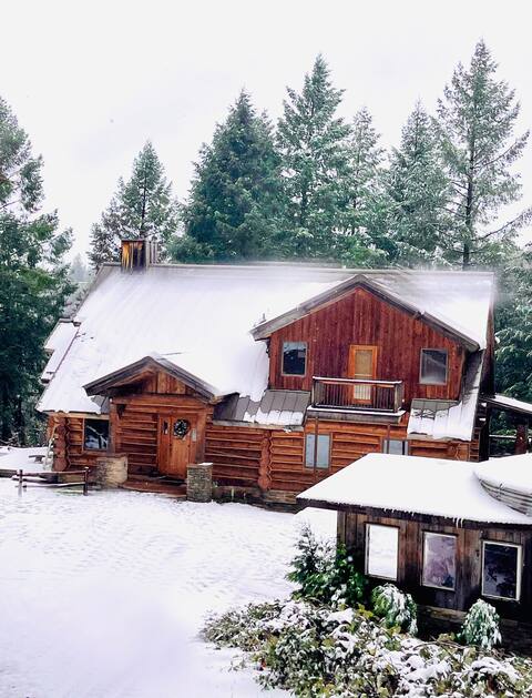 Lazy Bear Haven - Luxury Log Cabin Retreat