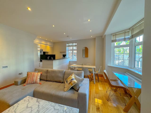 3 Bedroom flat next to Harrold’s