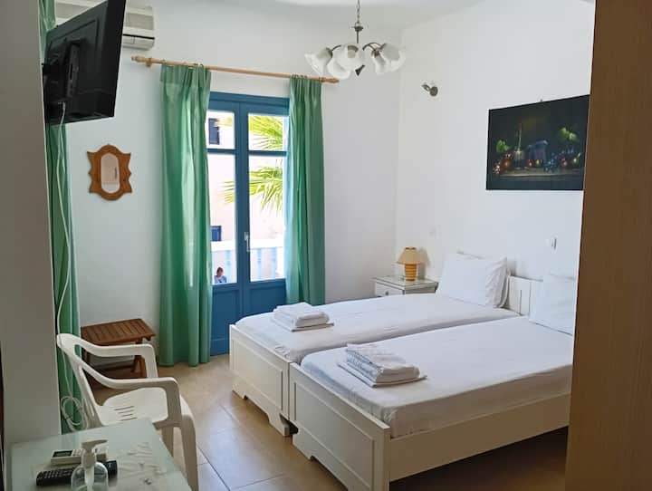 1st floor; bedroom 3 (with kitchenette and ensuite bathroom)