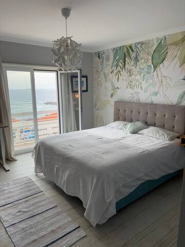 Oceanfront penthouse – on the Lisbon-Cascais Line gallery image 2