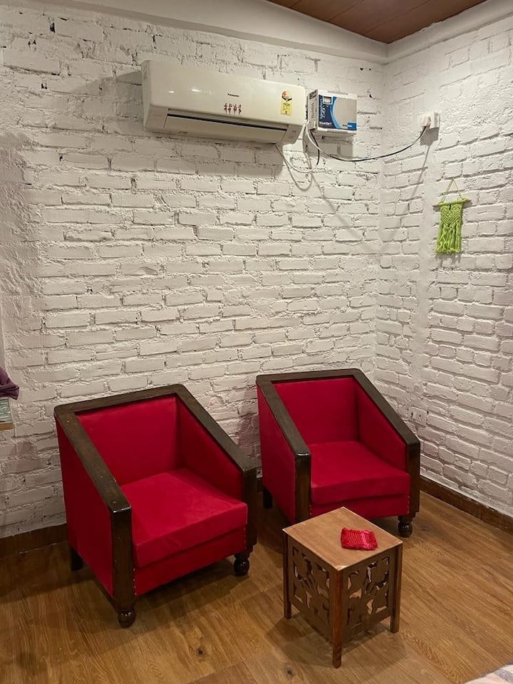 Beautiful Ac Studio Apartment - Himalay Homestays - Dehradun
