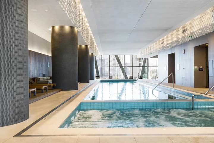 Southbank 1 Bedroom Apartment With Parking & Pool - Melbourne