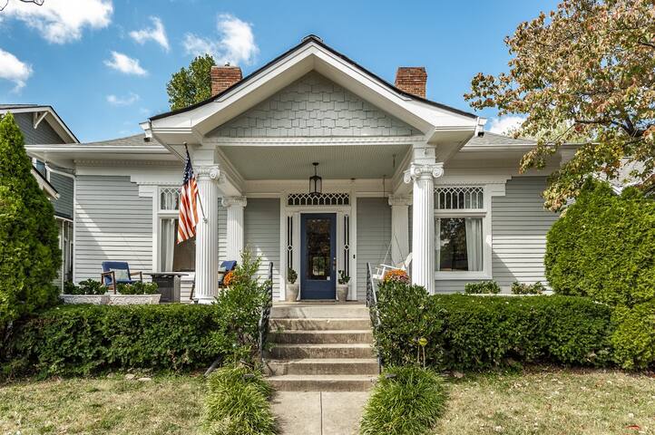 Stunning Nashville Home close to Downtown / Bdwy gallery image 5