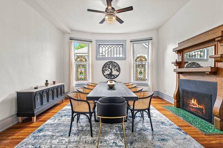 Stunning Nashville Home close to Downtown / Bdwy gallery image 3