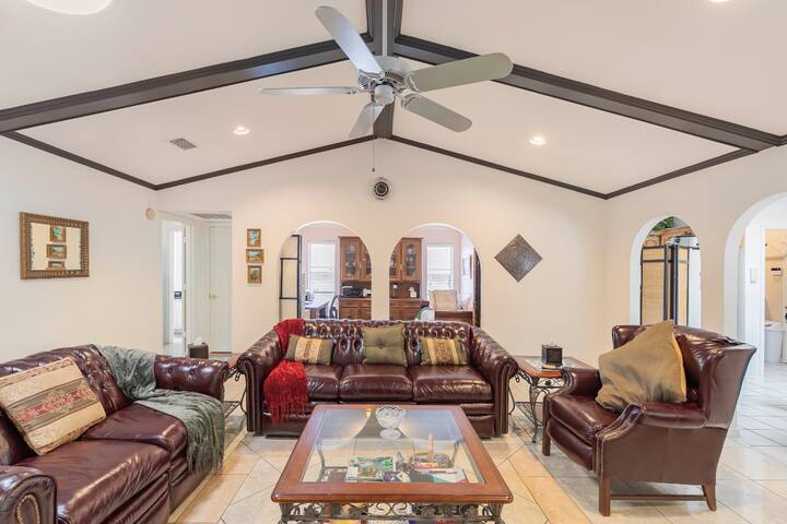 Two Houses within 1 Mile w/ 8 BR 5 BA 2 Pools/Spas gallery image 2