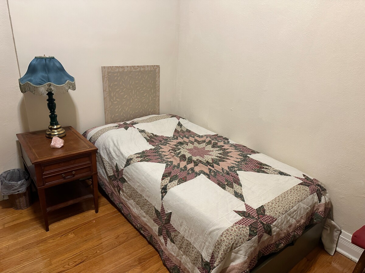 საძინებელი 1