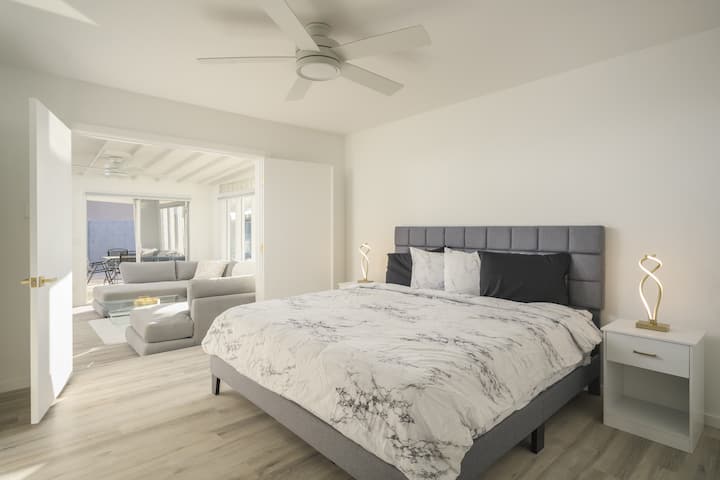 French doors allow for flexibility - leave them open for an extended living room, or shut & lock them for a private bedroom space with an ensuite bathroom