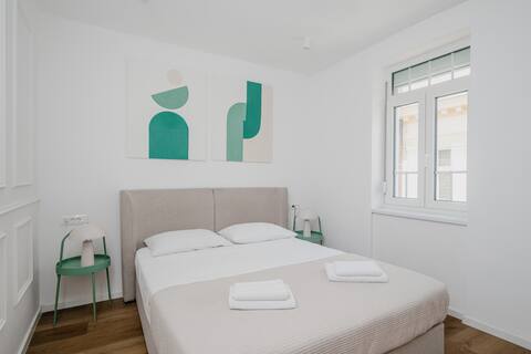 Design Apartment next to Cathedral