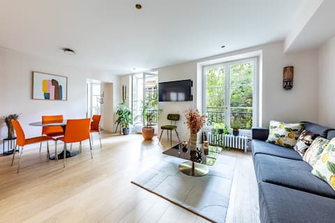 Popular Airbnb listing: 42ChercheMidi – New 3BR St Germain Designer Flat in Paris 6e Arrondissement
