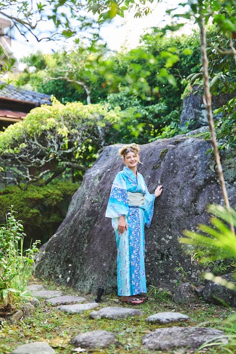 Traditional Japanese House / Natural Hot Spring