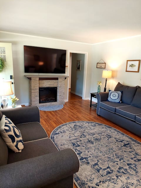 Top Airbnb: Willow Beach Bungalow in Guntersville