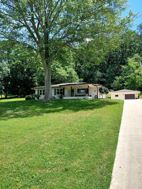 Willow Beach Bungalow