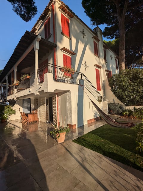 Villa on Lido di Spina on three floors with garden