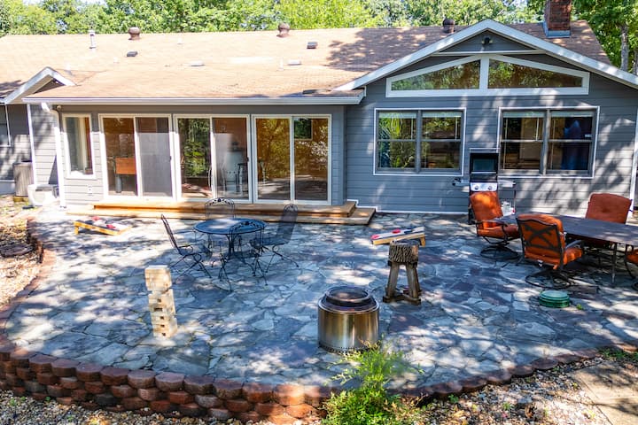 Trailside 3br | Family-friendly + Foosball & Games - Bella Vista, AR