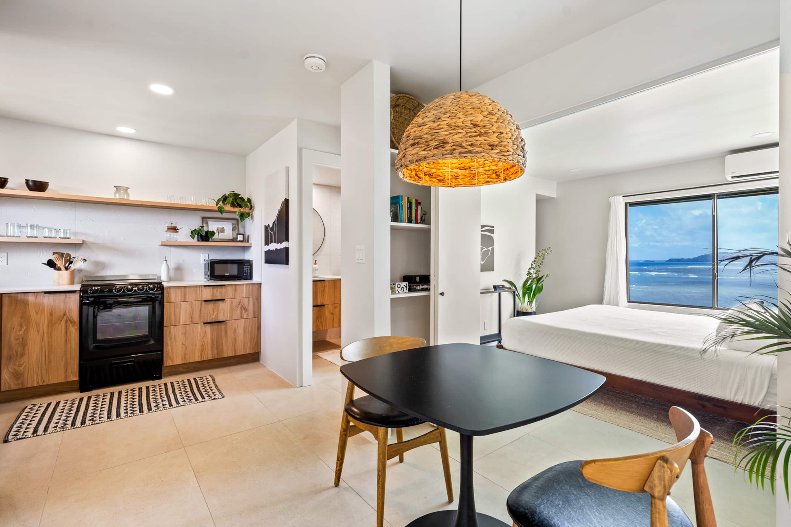 Ocean View Hideaway - Image 11
