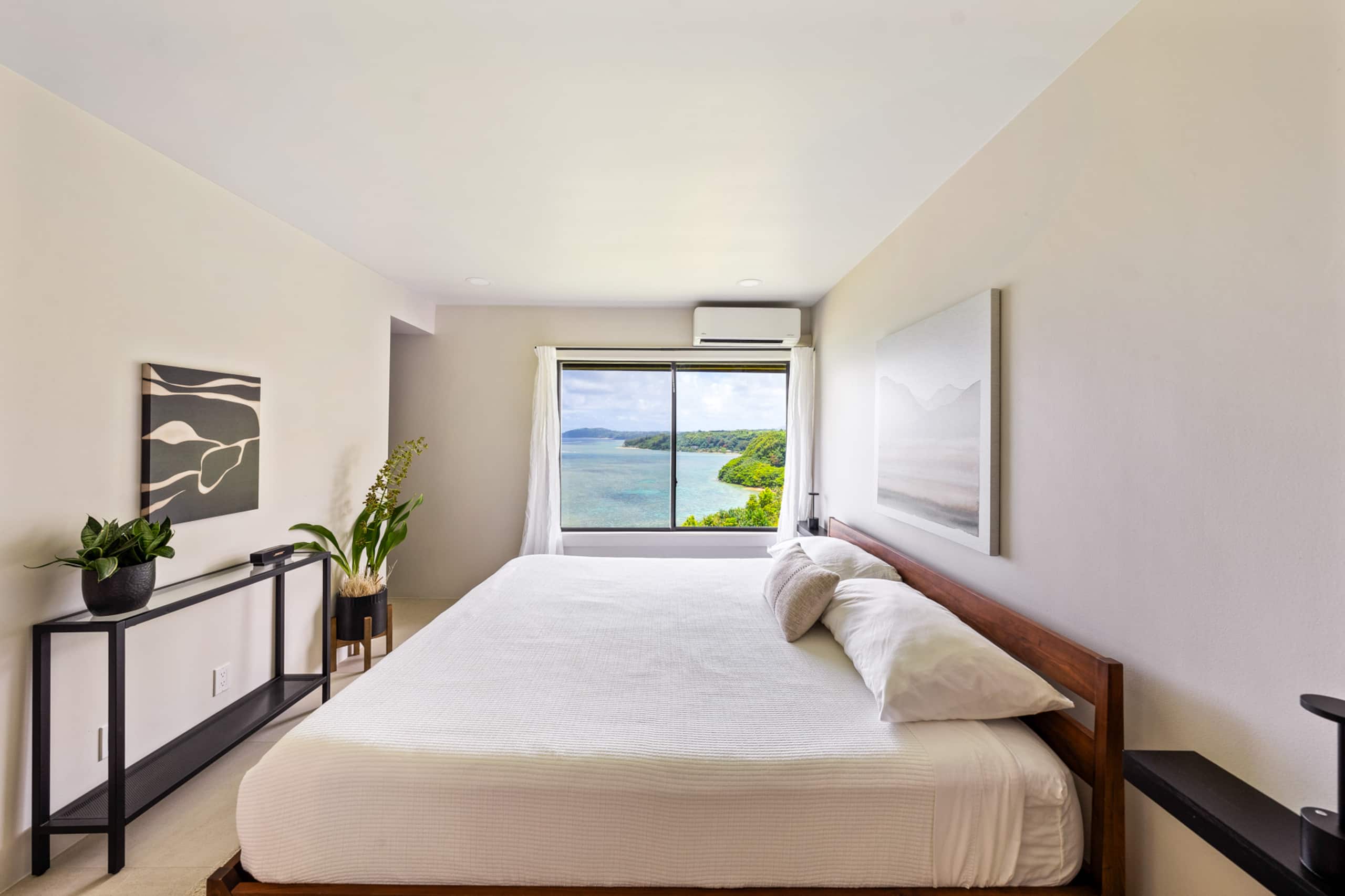 Ocean View Hideaway - Image 14