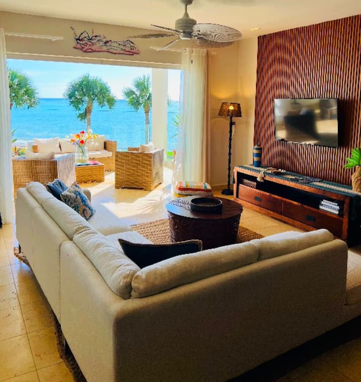 Artsy & Chic Marina Oceanfront Getaway, Cap Cana - Punta Cana