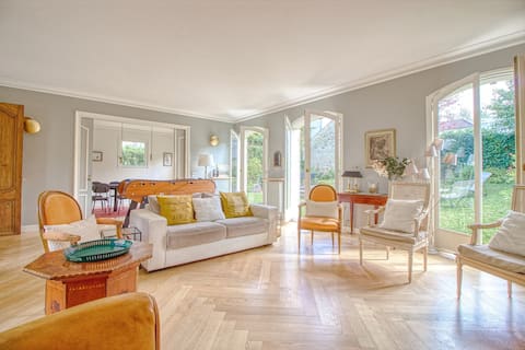 Spacious house • Quiet & Family friendly