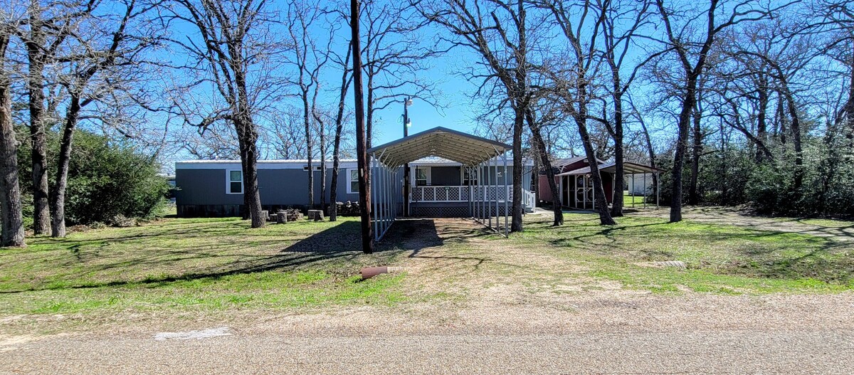 The Pony House - Somerville Lake - Houses for Rent in Somerville