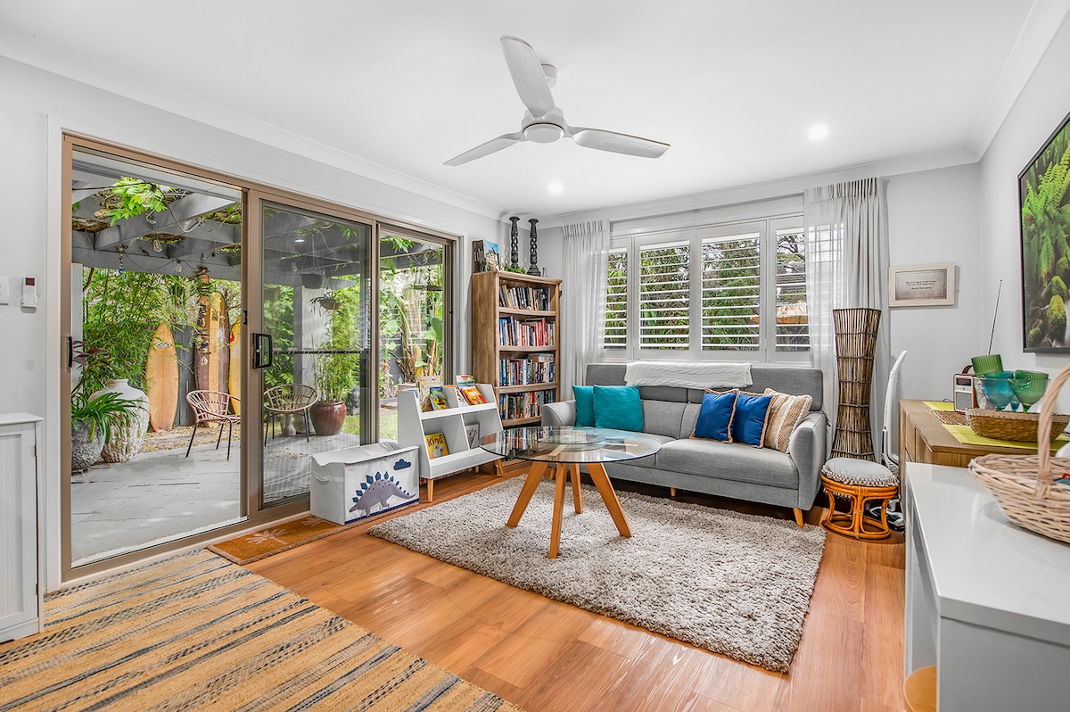 Popular Airbnb listing: LuxeEscape @“Little Palmy” Spa, Fire Pit & Beach in Umina Beach