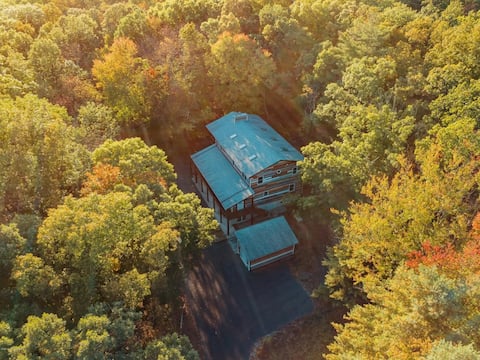 HotTub~Fireplace~EV Charger~Hiking Trails~Forest