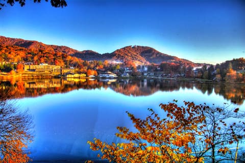 Magnificent Views of Lake Junaluska and Mountains!