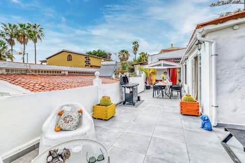 Family Villa w/ Grill • Terrace • Pool • Hot Tub