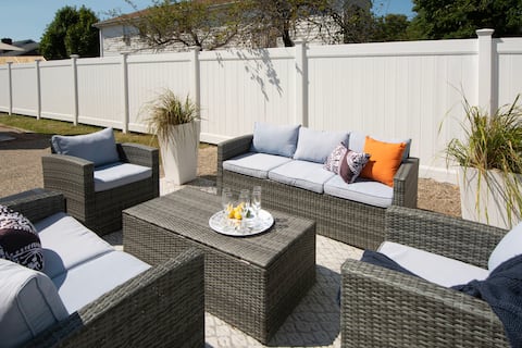 Ocean Views, Yard. Large, Beautiful Home. 4 Floors