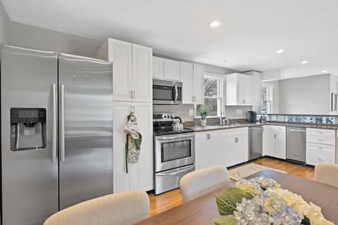 Large, Beautiful Home. 4 Floors, Yard, Ocean Views